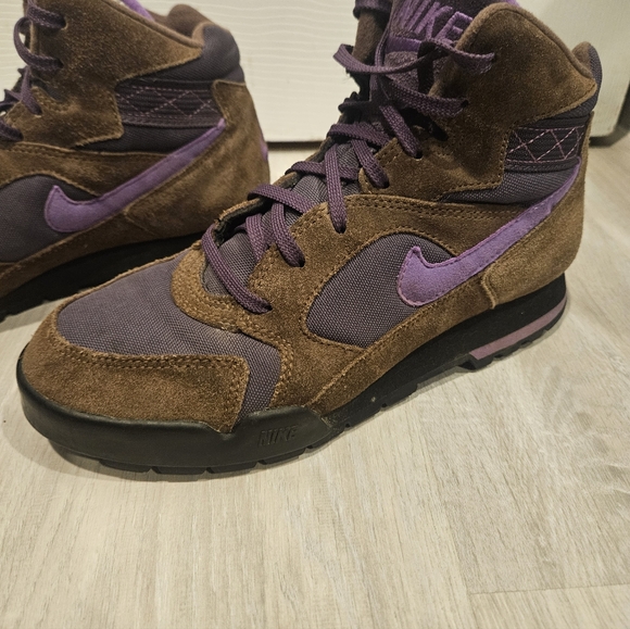 Nike Women's Brown and Purple High-Top CALDERA Sneakers WOW 🏆🥳 - Picture 2 of 9